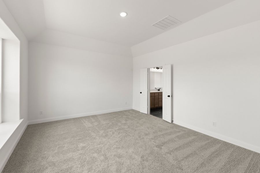 Spacious, unfurnished interior of a new home in Lovers Landing, Forney (Image 19).