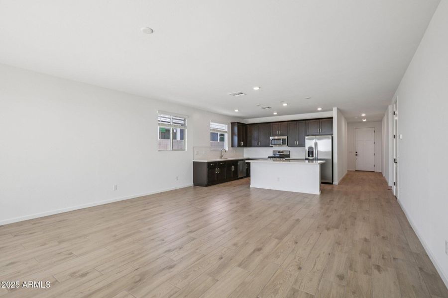 6-web-or-mls-W Bajada Rd-S1012-006