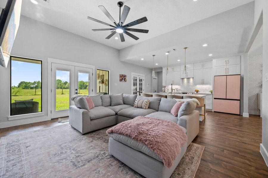 Furnished interior view inside a new home in , Anahuac (Image 10).