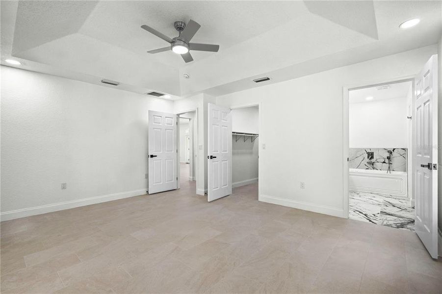 Spacious, unfurnished interior of a new home in , Dunnellon (Image 49).