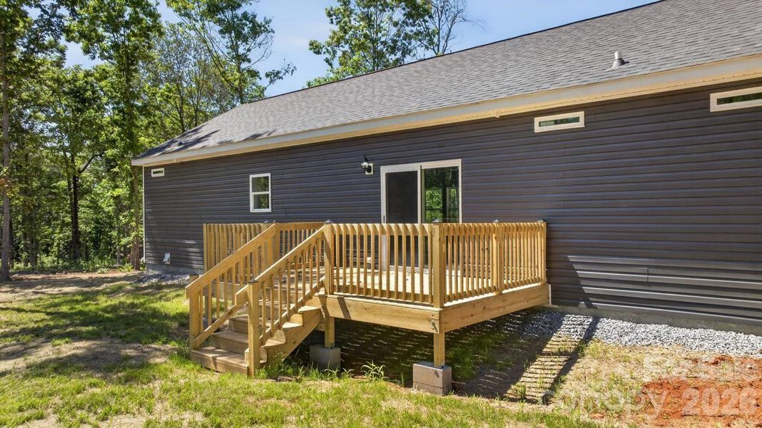 Exterior details and patio area of a home in , Columbus (Image 3).