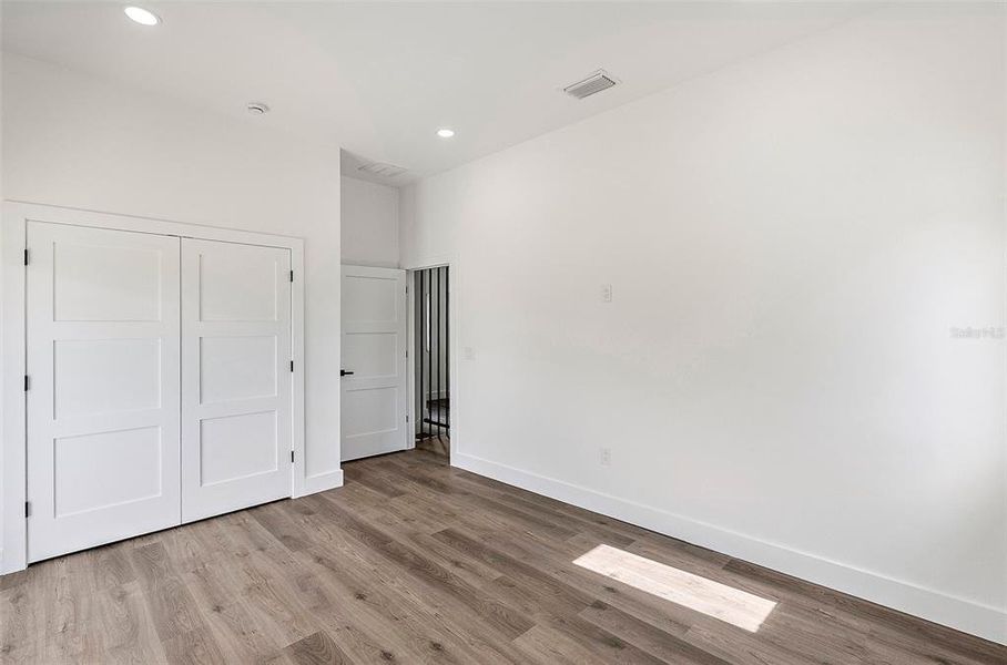 Spacious, unfurnished interior of a new home in , St. Petersburg (Image 22).