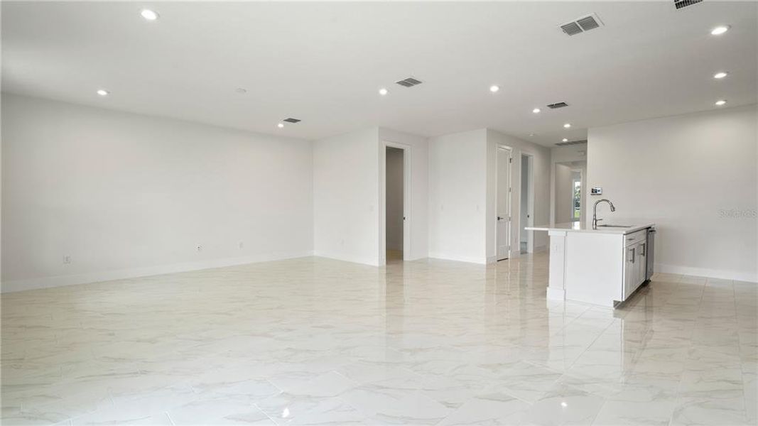 Spacious, unfurnished interior of a new home in Trailside, Mount Dora (Image 23).