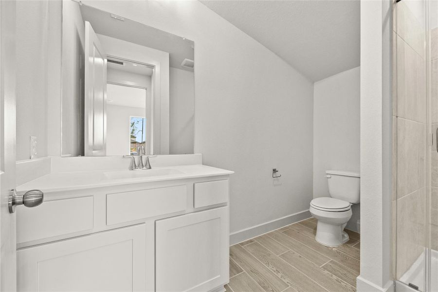 Representative image. Features, selections and colors may vary.