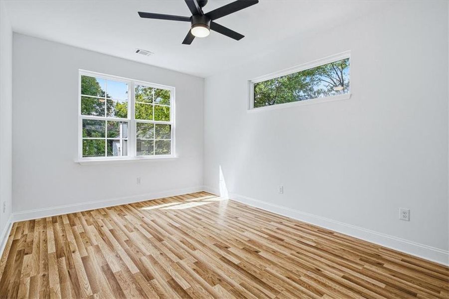Spacious, unfurnished interior of a new home in , Atlanta (Image 14).