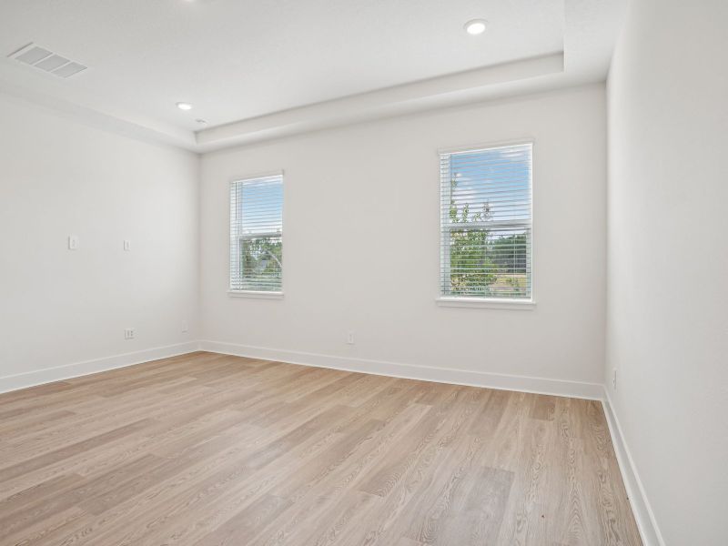 Spacious, unfurnished interior of a new home in Ridgehaven - Reserve Series, Ormond Beach (Image 11).