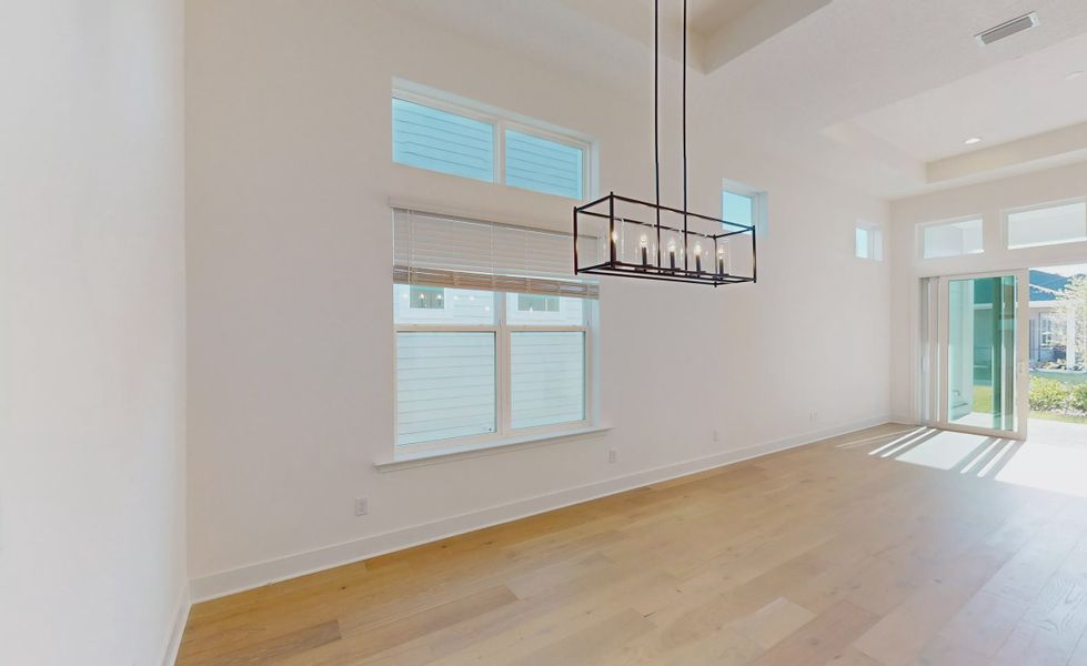 Spacious, unfurnished interior of a new home in Seven Pines, Jacksonville (Image 14).
