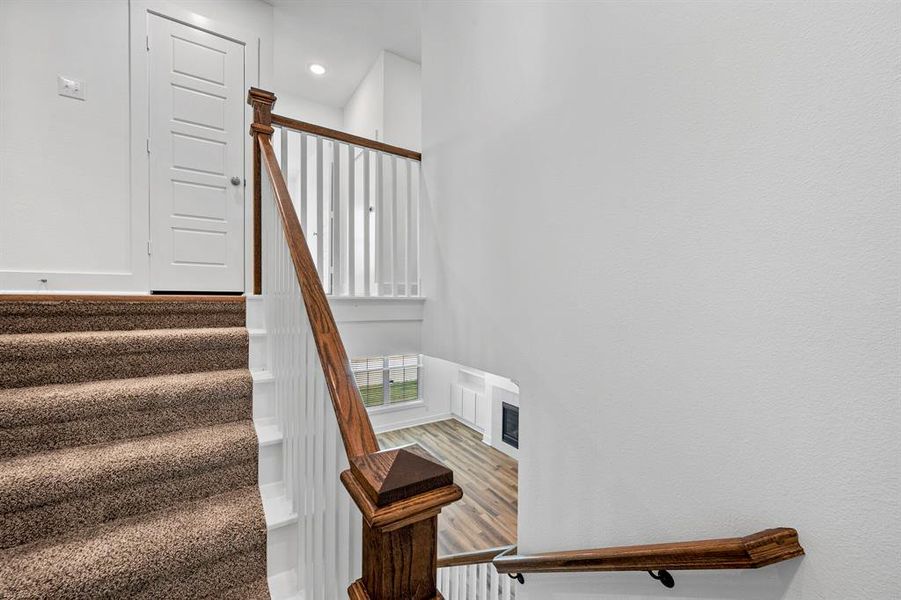 Furnished interior view inside a new home in Heritage Towne, Midlothian (Image 11).