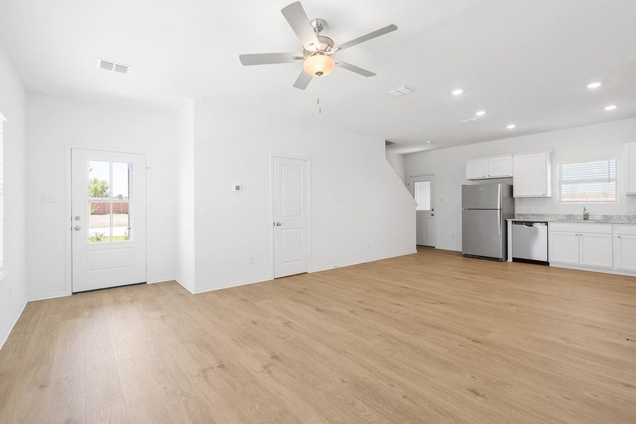 Spacious, unfurnished interior of a new home in Cypress Trails at Bauer Landing, Hockley (Image 10).
