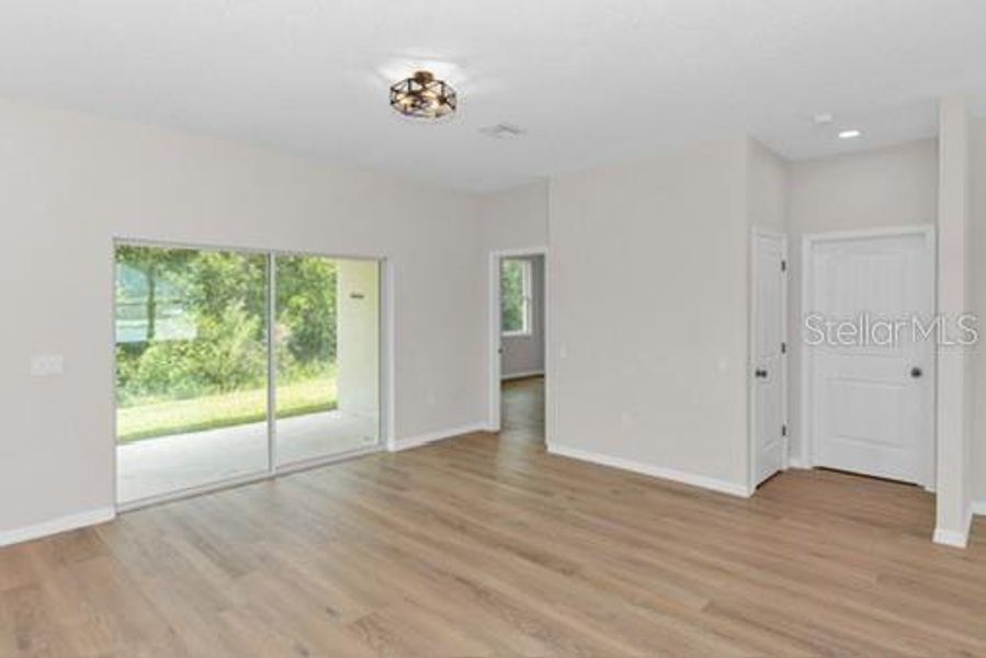 Spacious, unfurnished interior of a new home in , Deltona (Image 26).