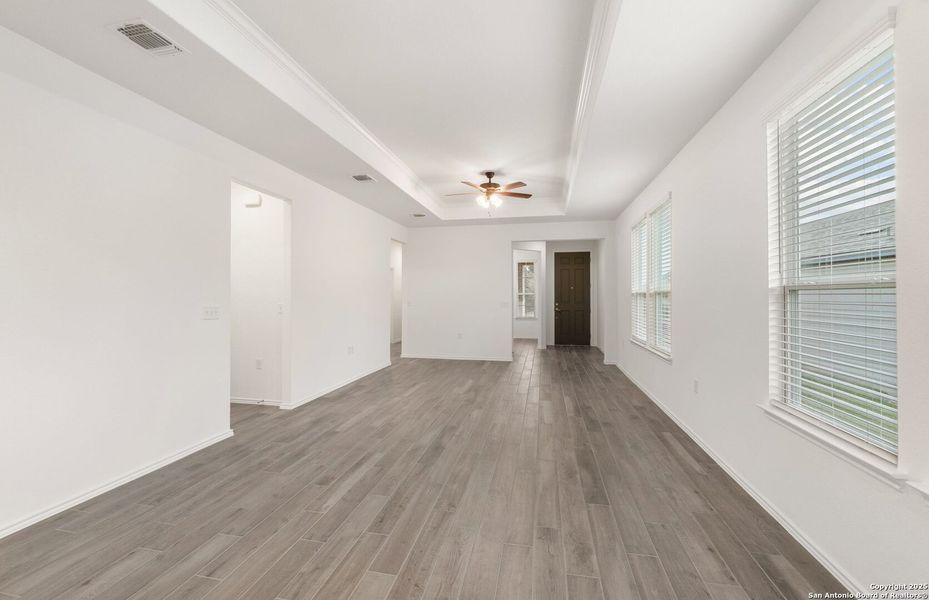 Spacious, unfurnished interior of a new home in Del Webb New Braunfels at Veramendi, New Braunfels (Image 22).