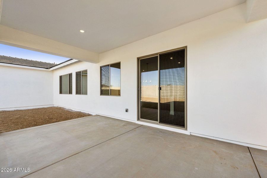 LARGE COVERED BACK PATIO