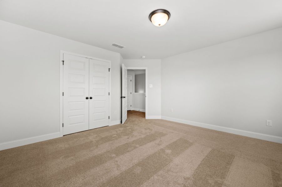 Spacious, unfurnished interior of a new home in Saddlebrook, Murfreesboro (Image 45).