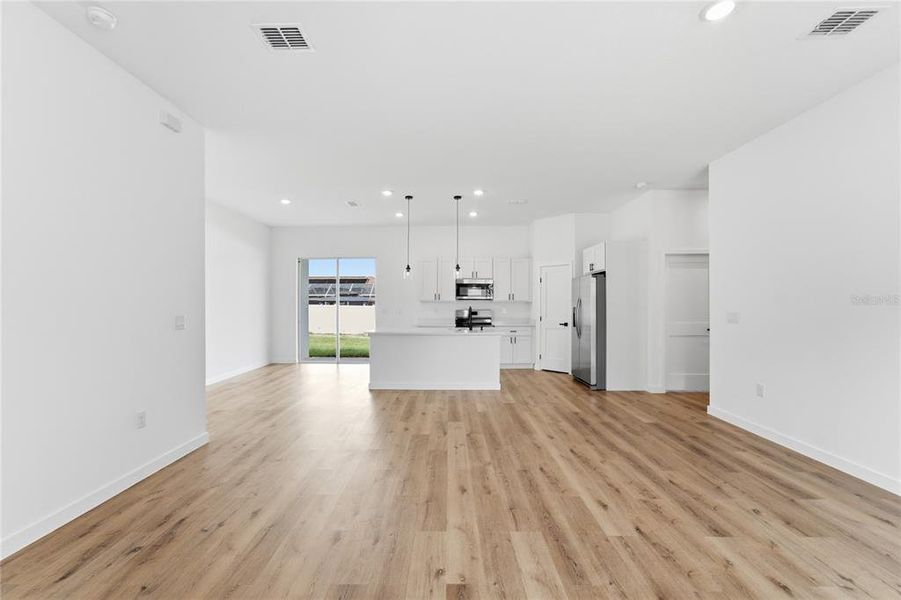 Spacious, unfurnished interior of a new home in , Ocala (Image 28).