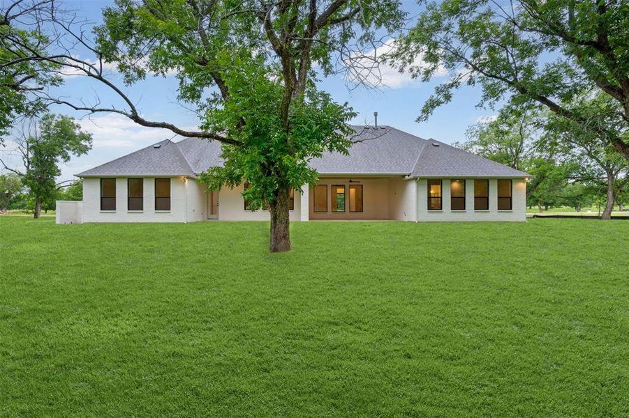 Exterior details and patio area of a home in Pecan Plantation, Granbury (Image 3). Exterior details and patio area of a home in Pecan Plantation, Granbury (Image 3).