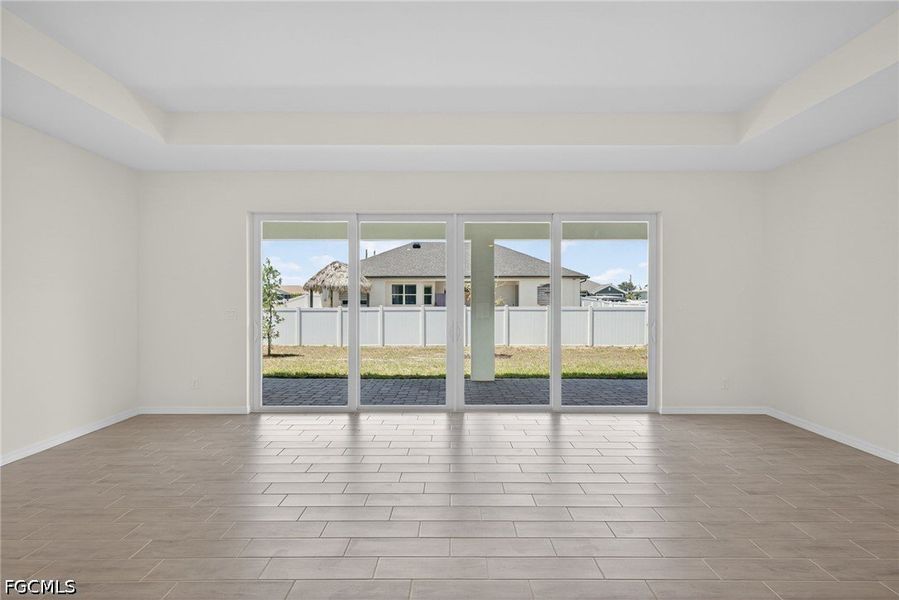 Spacious, unfurnished interior of a new home in Cape Coral, Cape Coral (Image 18).