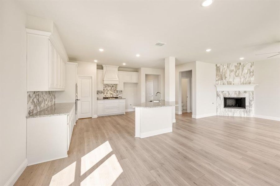 Spacious, unfurnished interior of a new home in Sunset Ridge, Alvarado (Image 33).