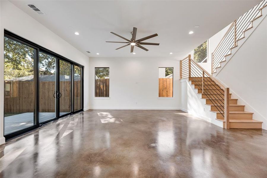 Spacious, unfurnished interior of a new home in , Dallas (Image 15).