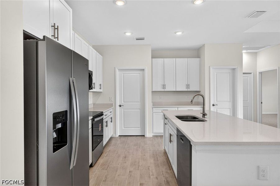 Furnished interior view inside a new home in Cape Coral, Cape Coral (Image 9).