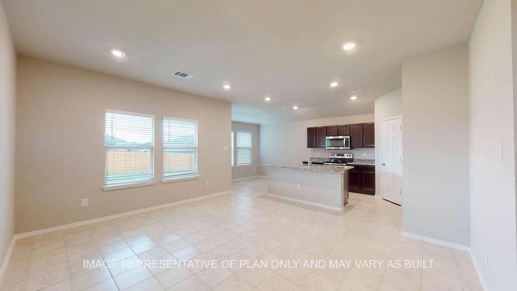 Representative unfurnished interior of a home built from the Ashburn by D.R. Horton in Reynolds Crossing, Killeen (Image 11).