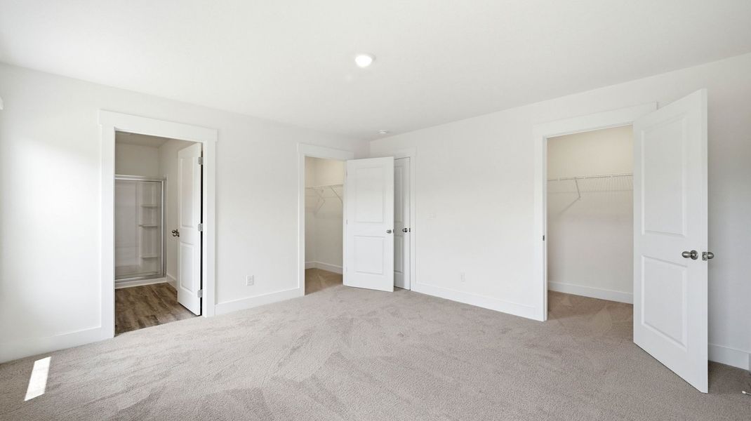 Spacious, unfurnished interior of a new home in Fieldcrest Acres, Blountville (Image 30).