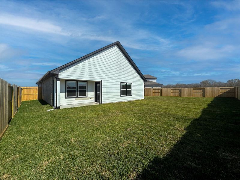 Exterior details and patio area of a home in , Manvel (Image 4).