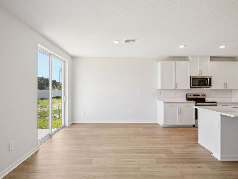 Spacious, unfurnished interior of a new home in Oakfield Trails - Classic Series, Parrish (Image 8).