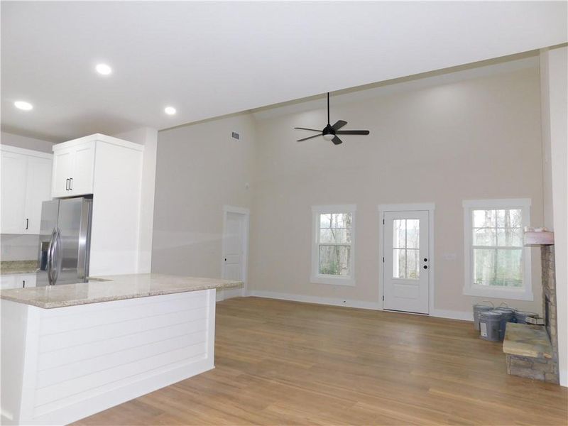 Spacious, unfurnished interior of a new home in , Dahlonega (Image 26).