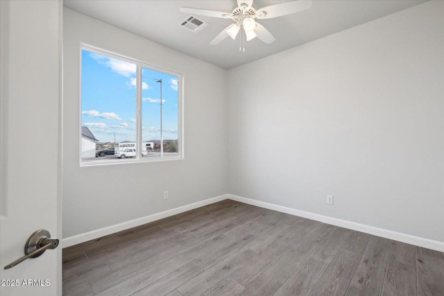 1,658 Bedroom 3 - 192 1,658 Bedroom 3 - 192