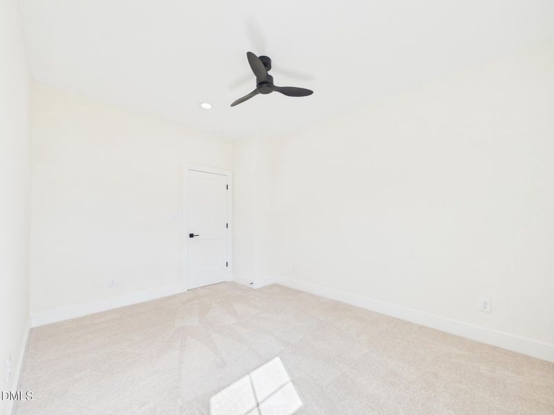 CAM01608G0-PR0128-STILL044