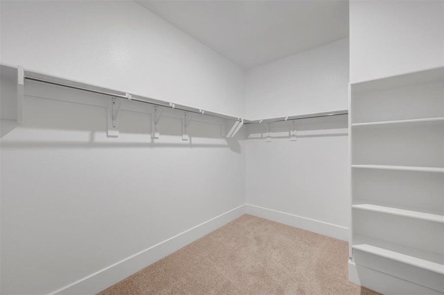 Spacious, unfurnished interior of a new home in Kreymer at the Park, Wylie (Image 23).