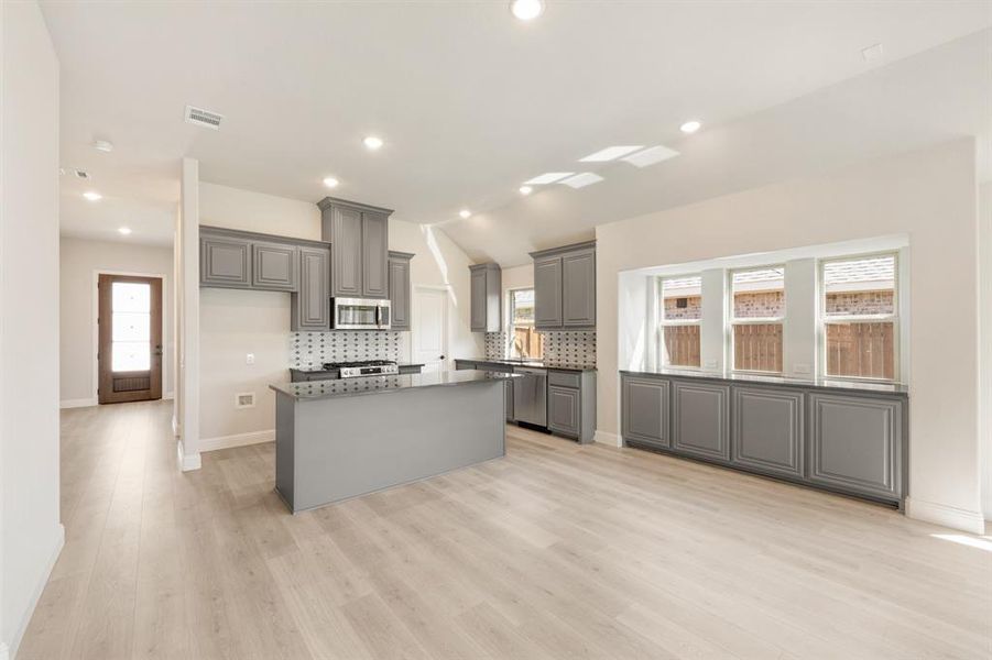 Furnished interior view inside a new home in Maplewood, Glenn Heights (Image 15).