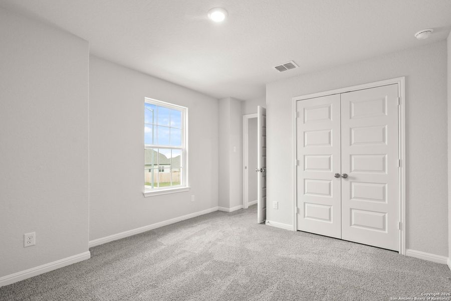 Spacious, unfurnished interior of a new home in Cinco Lakes, San Antonio (Image 16).