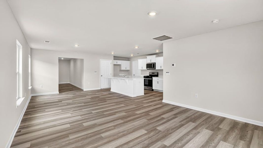 Spacious, unfurnished interior of a new home in Tyger Pines, Moore (Image 21).
