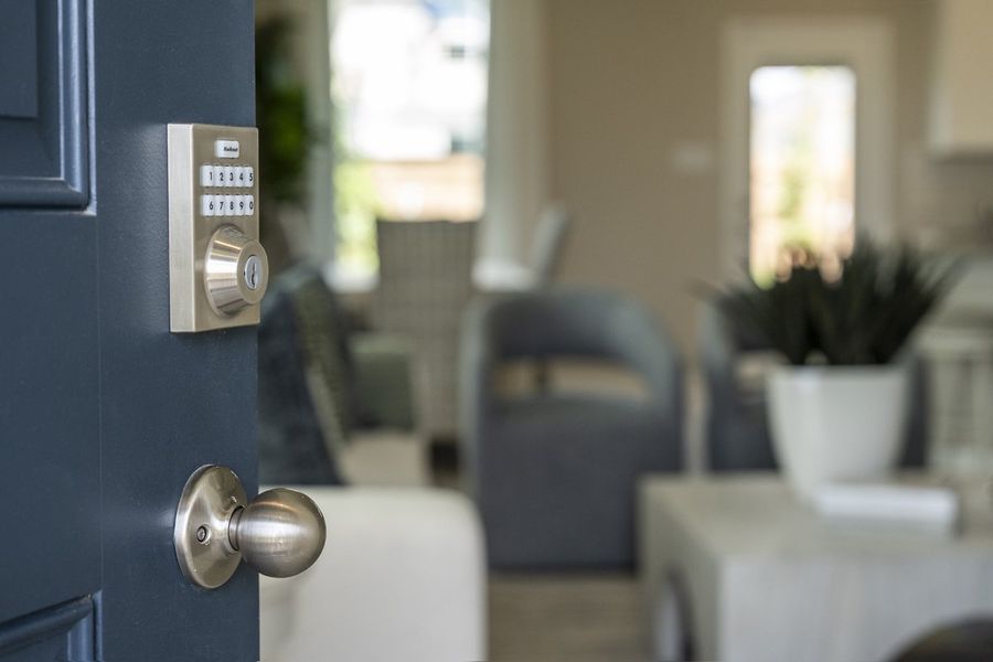 Keyless entry door lock