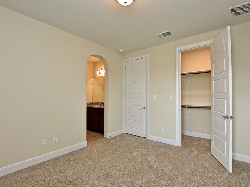 Representative unfurnished interior of a home built from the San Simeon I by Giddens Homes in Clearwater Ranch, Liberty Hill (Image 490).