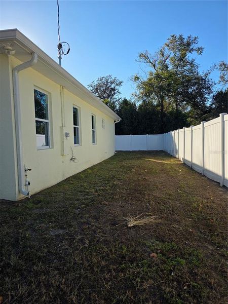 Exterior details and patio area of a home in , Tampa (Image 11).