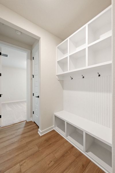 Spacious, unfurnished interior of a new home in Wolf Ranch, Georgetown (Image 41).