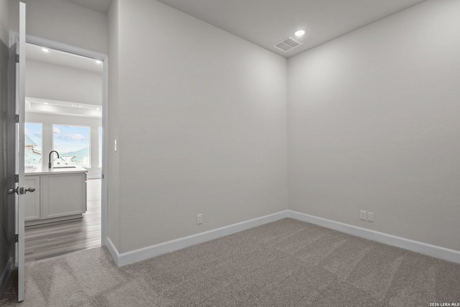 Spacious, unfurnished interior of a new home in Homestead, Schertz (Image 29).