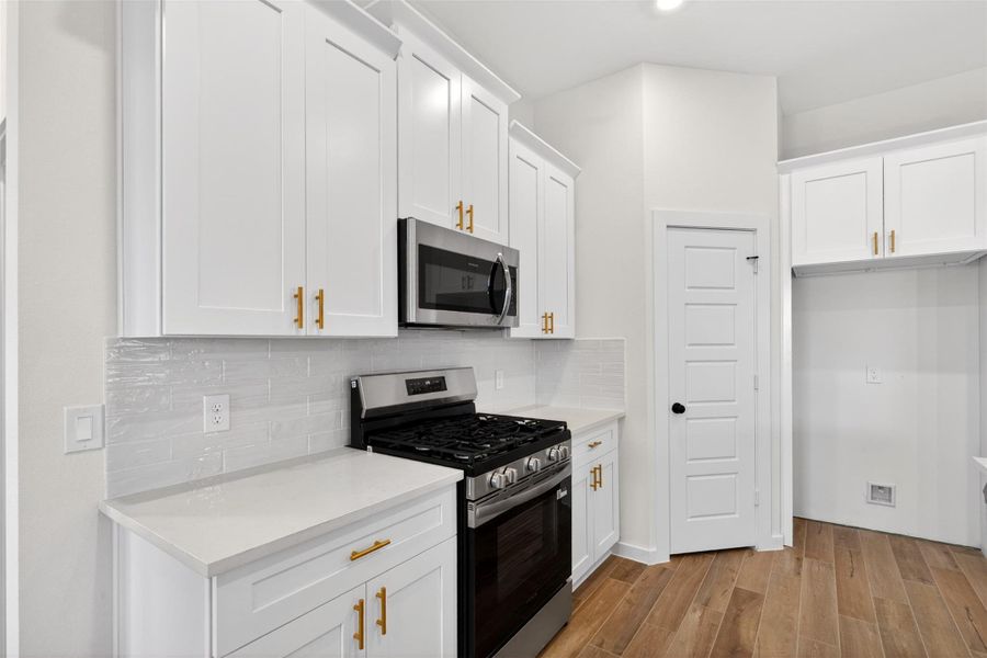 Furnished interior view inside a new home in , Alvin (Image 10).