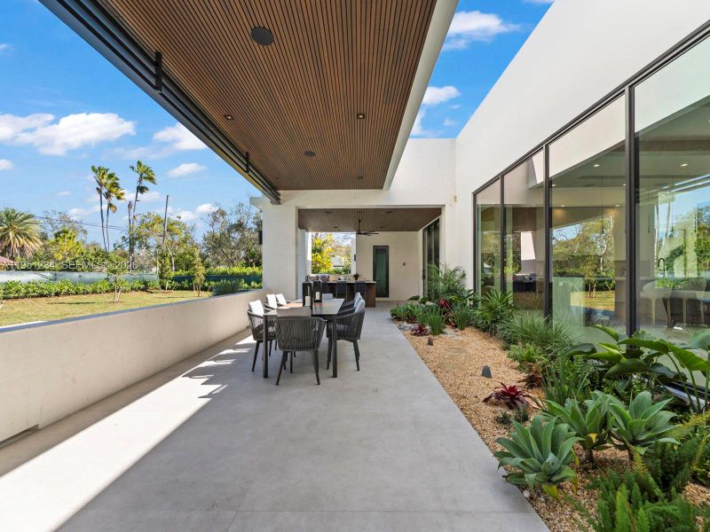 Exterior details and patio area of a home in , Palmetto Bay (Image 23).