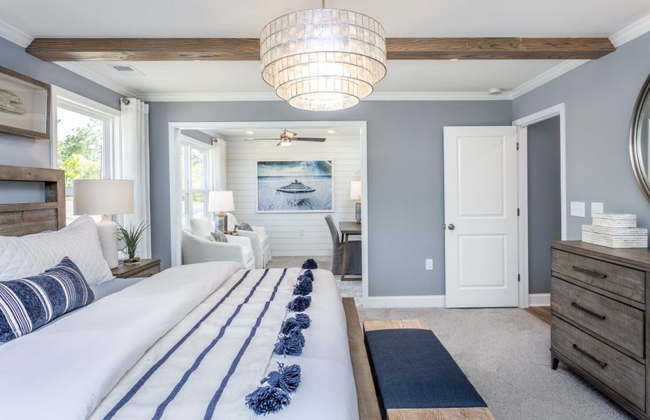 Representative furnished interior of a home built from the Continental by Pulte Homes in Riverlights, Wilmington (Image 12).