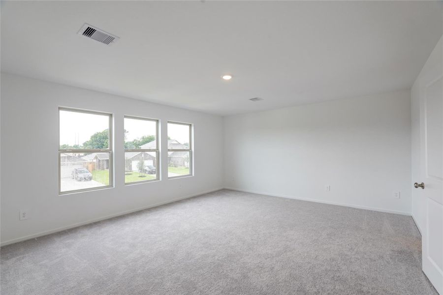 Spacious, unfurnished interior of a new home in Becker Landing, Hockley (Image 39).