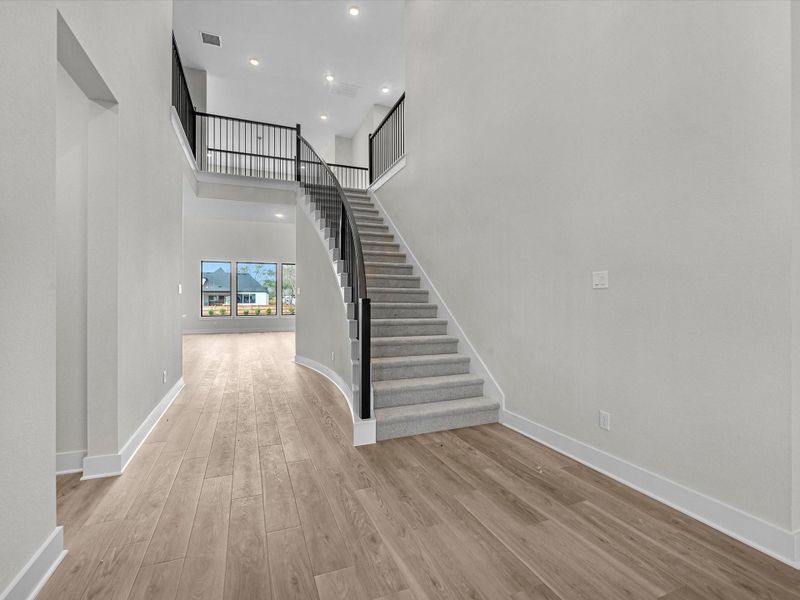 Spacious, unfurnished interior of a new home in , Fulshear (Image 26).