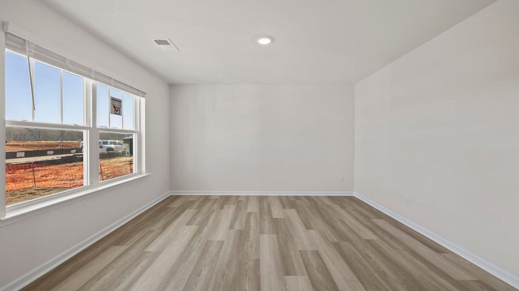 Spacious, unfurnished interior of a new home in Cedar Gap, Fountain Inn (Image 15).