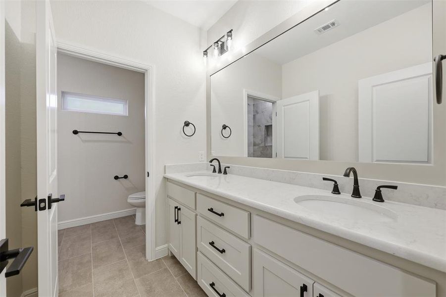 Furnished interior view inside a new home in , Weatherford (Image 12).