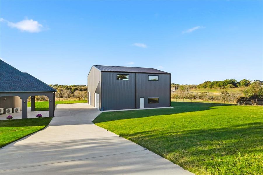 2 story work shop with garage with electric, full bath and freight elevator 2 story work shop with garage with electric, full bath and freight elevator