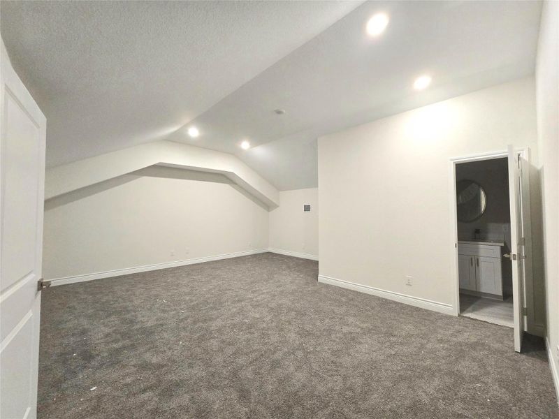 Flex space: 4th Bedroom/ home office / game room with bathroom Flex space: 4th Bedroom/ home office / game room with bathroom