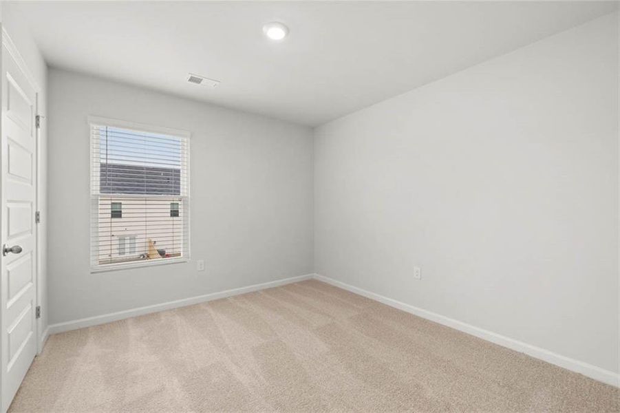 Spacious, unfurnished interior of a new home in Echo Glen, Stockbridge (Image 15).