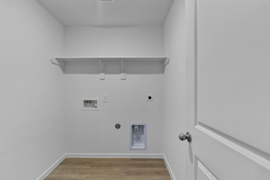 Spacious, unfurnished interior of a new home in Cypress Green, Hockley (Image 14).